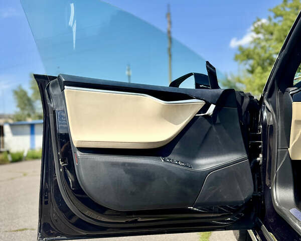 Черный Тесла Модель С, объемом двигателя 0 л и пробегом 182 тыс. км за 15500 $, фото 13 на Automoto.ua