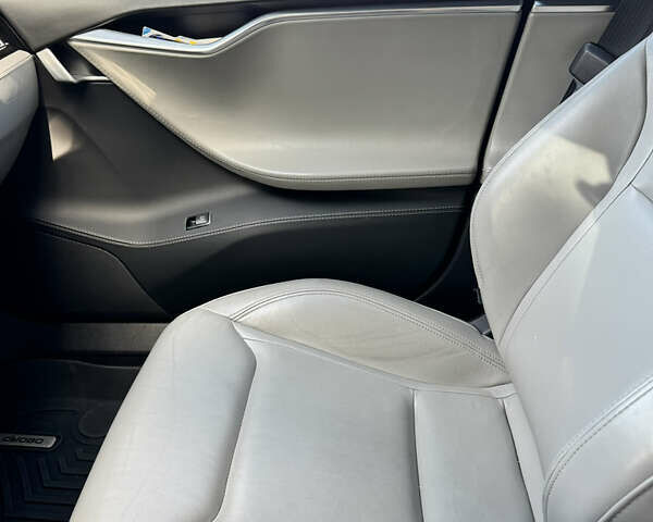 Черный Тесла Модель С, объемом двигателя 0 л и пробегом 222 тыс. км за 19900 $, фото 16 на Automoto.ua