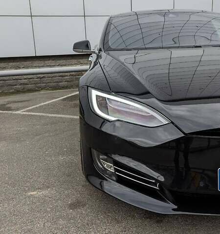 Черный Тесла Модель С, объемом двигателя 0 л и пробегом 80 тыс. км за 19000 $, фото 3 на Automoto.ua