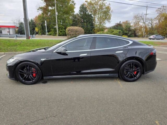 Черный Тесла Модель С, объемом двигателя 0 л и пробегом 75 тыс. км за 16300 $, фото 2 на Automoto.ua