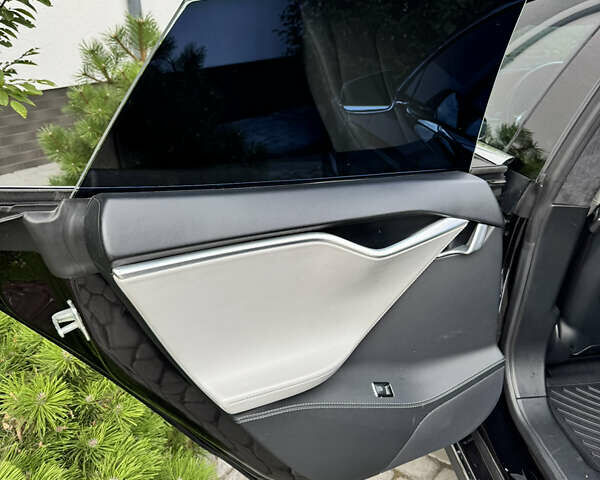 Черный Тесла Модель С, объемом двигателя 0 л и пробегом 222 тыс. км за 19900 $, фото 25 на Automoto.ua