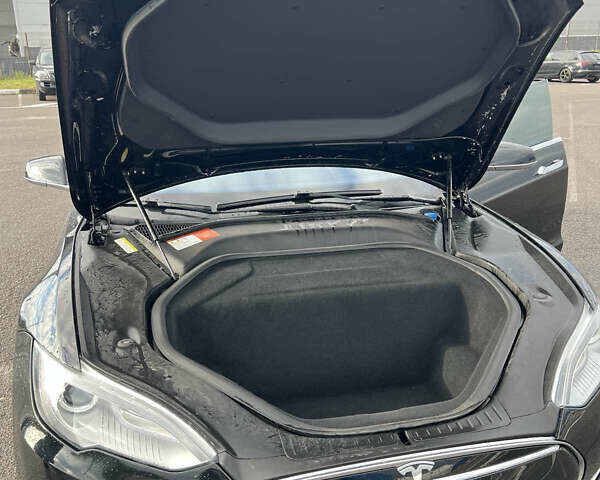 Черный Тесла Модель С, объемом двигателя 0 л и пробегом 99 тыс. км за 19500 $, фото 10 на Automoto.ua