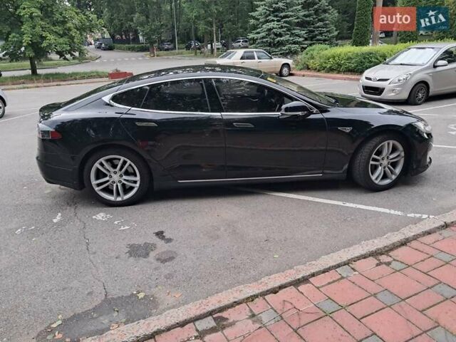 Черный Тесла Модель С, объемом двигателя 0 л и пробегом 279 тыс. км за 14300 $, фото 2 на Automoto.ua