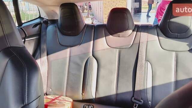 Черный Тесла Модель С, объемом двигателя 0 л и пробегом 104 тыс. км за 22000 $, фото 4 на Automoto.ua