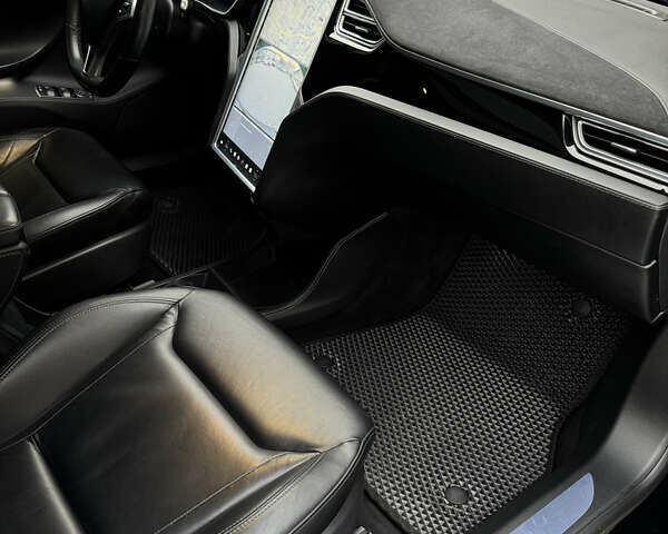 Чорний Тесла Модель С, об'ємом двигуна 0 л та пробігом 60 тис. км за 15500 $, фото 39 на Automoto.ua