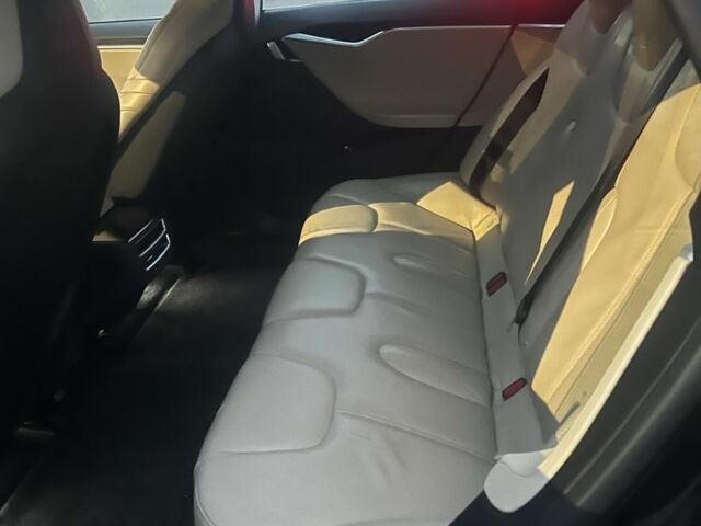 Черный Тесла Модель С, объемом двигателя 0 л и пробегом 250 тыс. км за 15700 $, фото 12 на Automoto.ua