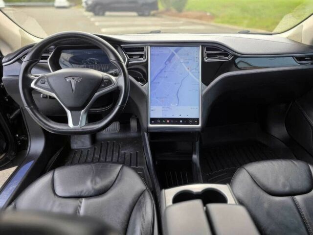 Черный Тесла Модель С, объемом двигателя 0 л и пробегом 75 тыс. км за 16300 $, фото 8 на Automoto.ua