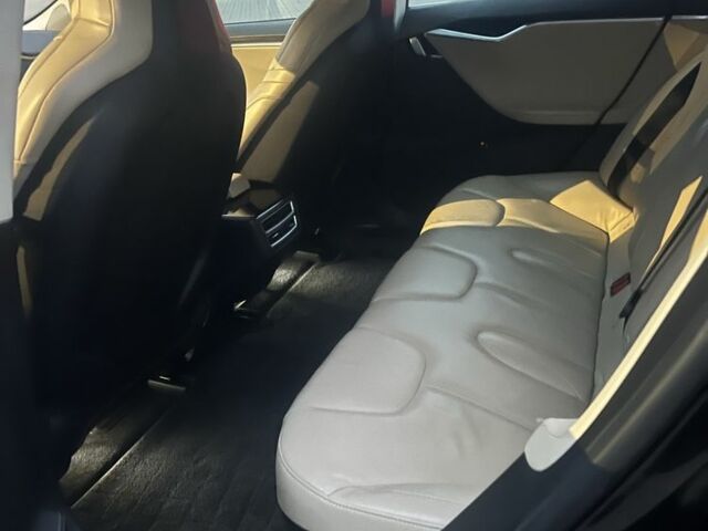 Черный Тесла Модель С, объемом двигателя 0 л и пробегом 250 тыс. км за 15700 $, фото 11 на Automoto.ua