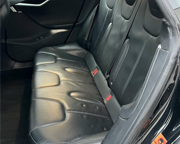 Черный Тесла Модель С, объемом двигателя 0 л и пробегом 305 тыс. км за 9500 $, фото 27 на Automoto.ua