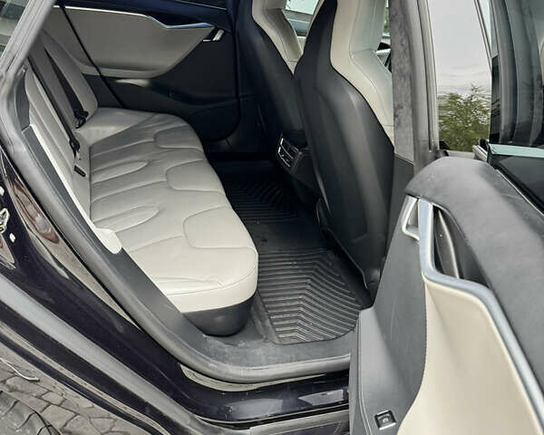 Черный Тесла Модель С, объемом двигателя 0 л и пробегом 222 тыс. км за 19900 $, фото 26 на Automoto.ua