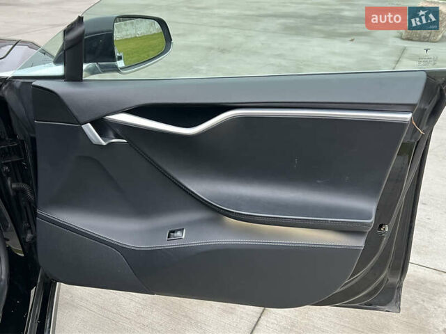 Черный Тесла Модель С, объемом двигателя 0 л и пробегом 305 тыс. км за 9500 $, фото 33 на Automoto.ua