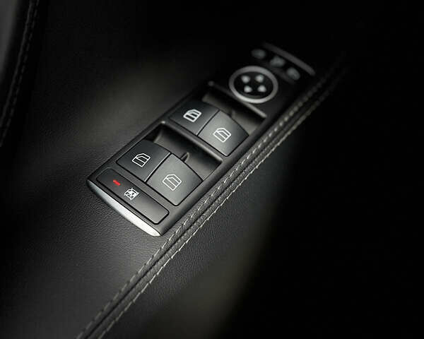 Чорний Тесла Модель С, об'ємом двигуна 0 л та пробігом 60 тис. км за 15500 $, фото 29 на Automoto.ua