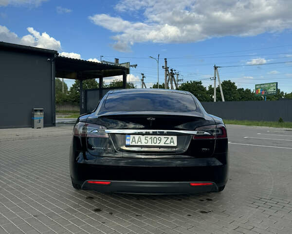 Черный Тесла Модель С, объемом двигателя 0 л и пробегом 171 тыс. км за 12900 $, фото 2 на Automoto.ua