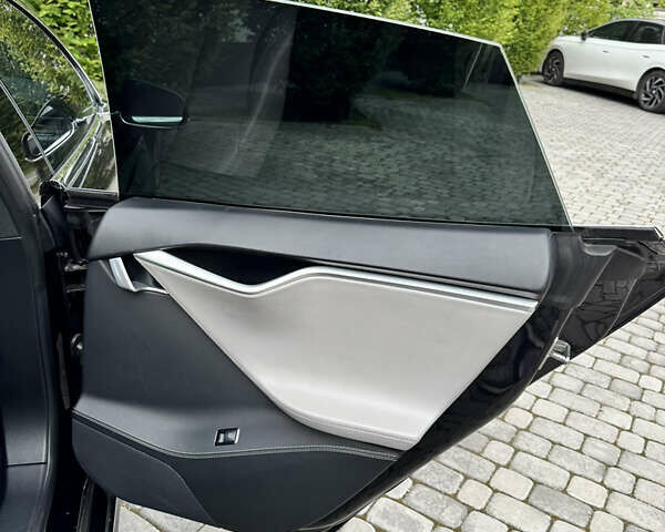 Черный Тесла Модель С, объемом двигателя 0 л и пробегом 222 тыс. км за 19900 $, фото 24 на Automoto.ua