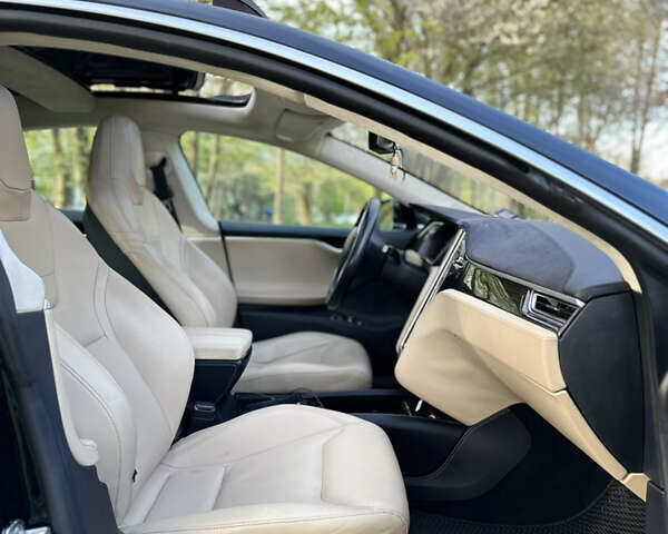 Черный Тесла Модель С, объемом двигателя 0 л и пробегом 165 тыс. км за 14000 $, фото 21 на Automoto.ua