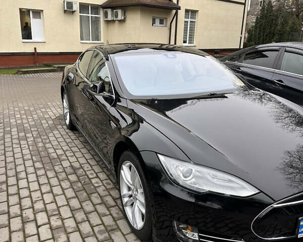 Черный Тесла Модель С, объемом двигателя 0 л и пробегом 66 тыс. км за 18000 $, фото 2 на Automoto.ua