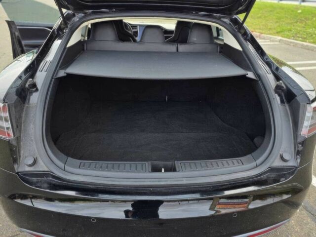 Черный Тесла Модель С, объемом двигателя 0 л и пробегом 75 тыс. км за 16300 $, фото 13 на Automoto.ua