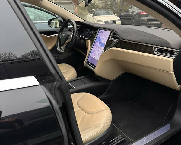 Черный Тесла Модель С, объемом двигателя 0 л и пробегом 66 тыс. км за 18000 $, фото 8 на Automoto.ua