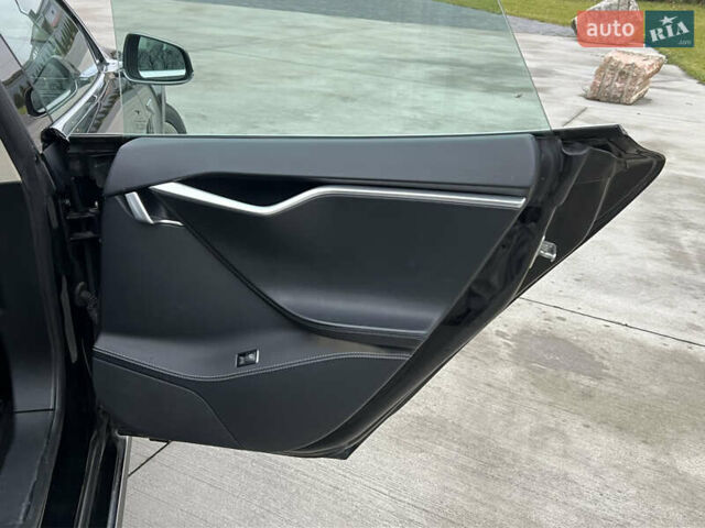 Черный Тесла Модель С, объемом двигателя 0 л и пробегом 305 тыс. км за 9500 $, фото 29 на Automoto.ua