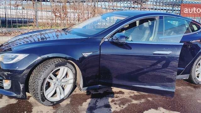 Черный Тесла Модель С, объемом двигателя 0 л и пробегом 104 тыс. км за 22000 $, фото 1 на Automoto.ua