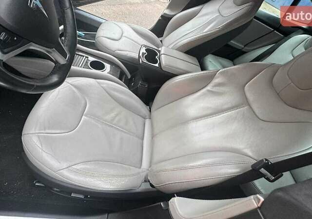 Черный Тесла Модель С, объемом двигателя 0 л и пробегом 153 тыс. км за 17500 $, фото 1 на Automoto.ua
