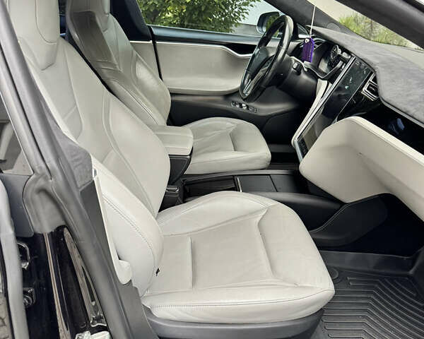 Черный Тесла Модель С, объемом двигателя 0 л и пробегом 222 тыс. км за 19900 $, фото 27 на Automoto.ua