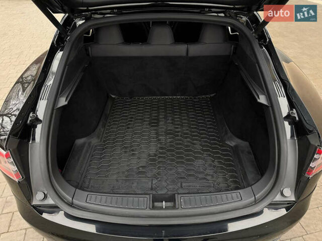 Черный Тесла Модель С, объемом двигателя 0 л и пробегом 167 тыс. км за 19000 $, фото 15 на Automoto.ua