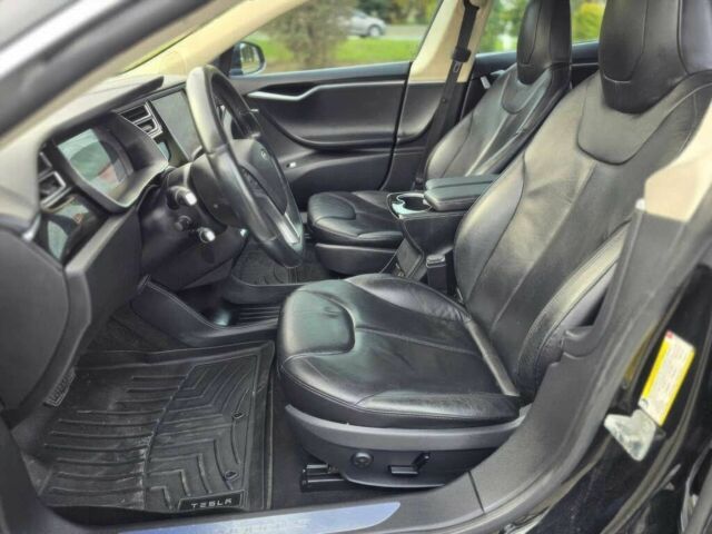 Черный Тесла Модель С, объемом двигателя 0 л и пробегом 75 тыс. км за 16300 $, фото 7 на Automoto.ua