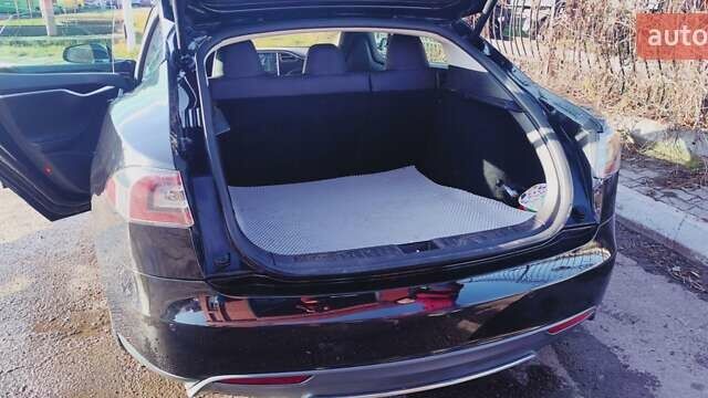 Черный Тесла Модель С, объемом двигателя 0 л и пробегом 104 тыс. км за 22000 $, фото 2 на Automoto.ua