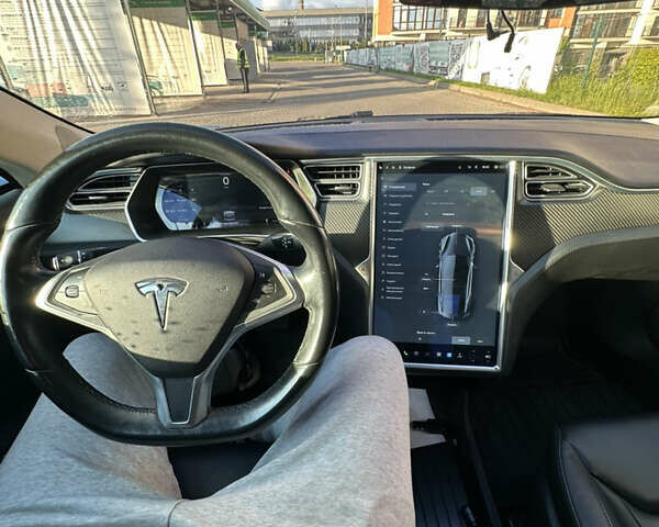 Черный Тесла Модель С, объемом двигателя 0 л и пробегом 153 тыс. км за 13400 $, фото 29 на Automoto.ua