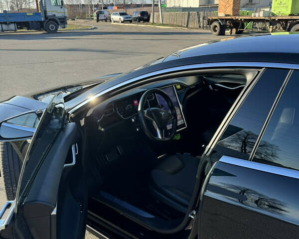 Тесла Модель С 2015 в Киеве на Automoto.ua Черный Тесла Модель С, объемом двигателя 0 л и пробегом 180 тыс. км за 15000 $, фото 8 на Automoto.ua