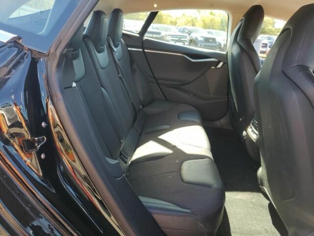 Чорний Тесла Модель С, об'ємом двигуна 0 л та пробігом 189 тис. км за 10500 $, фото 8 на Automoto.ua