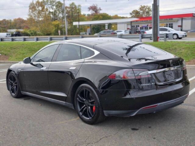 Черный Тесла Модель С, объемом двигателя 0 л и пробегом 75 тыс. км за 16300 $, фото 3 на Automoto.ua