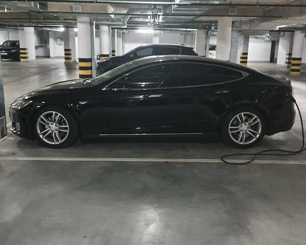 Черный Тесла Модель С, объемом двигателя 0 л и пробегом 180 тыс. км за 15000 $, фото 10 на Automoto.ua