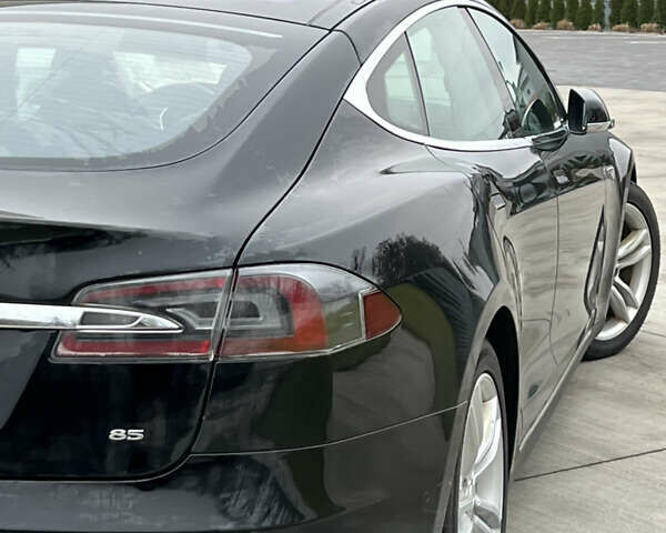 Черный Тесла Модель С, объемом двигателя 0 л и пробегом 305 тыс. км за 9500 $, фото 10 на Automoto.ua