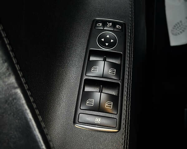 Черный Тесла Модель С, объемом двигателя 0 л и пробегом 182 тыс. км за 15400 $, фото 25 на Automoto.ua