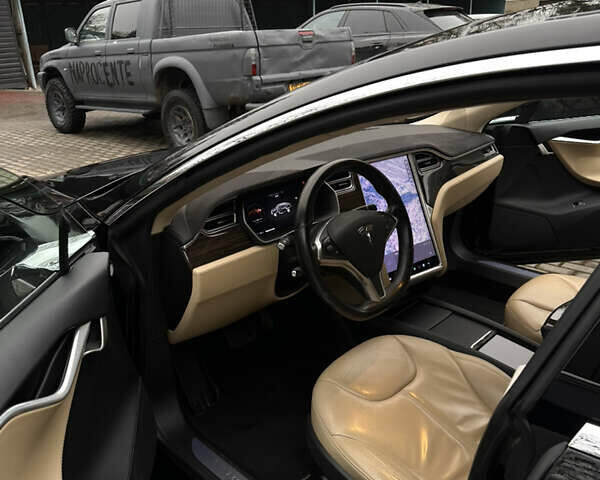 Черный Тесла Модель С, объемом двигателя 0 л и пробегом 66 тыс. км за 18000 $, фото 15 на Automoto.ua