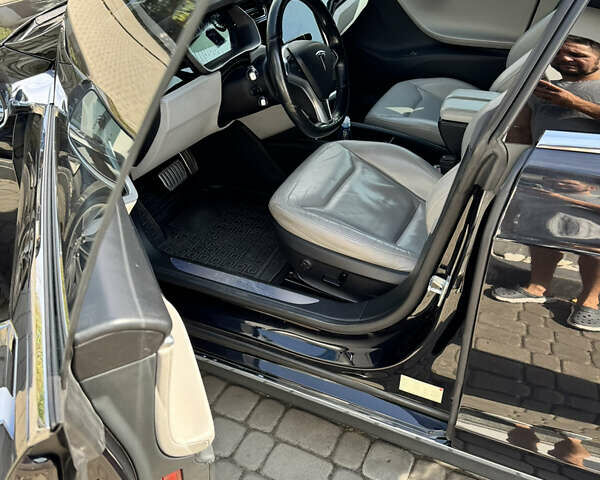 Черный Тесла Модель С, объемом двигателя 0 л и пробегом 222 тыс. км за 19900 $, фото 8 на Automoto.ua