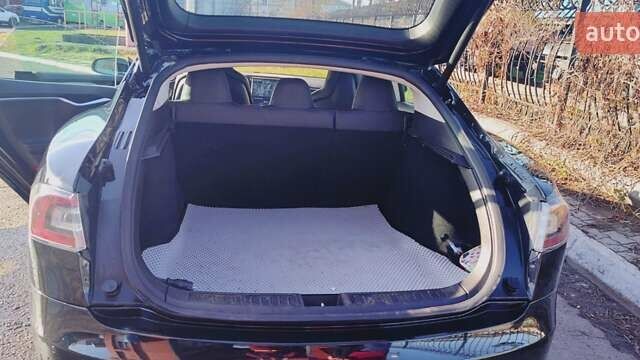 Черный Тесла Модель С, объемом двигателя 0 л и пробегом 104 тыс. км за 22000 $, фото 3 на Automoto.ua