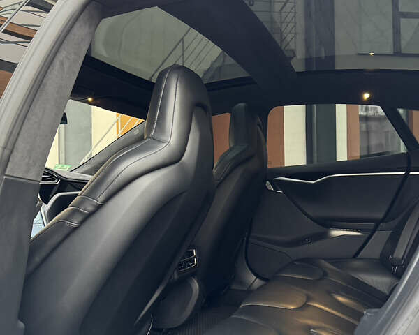 Чорний Тесла Модель С, об'ємом двигуна 0 л та пробігом 60 тис. км за 15500 $, фото 30 на Automoto.ua