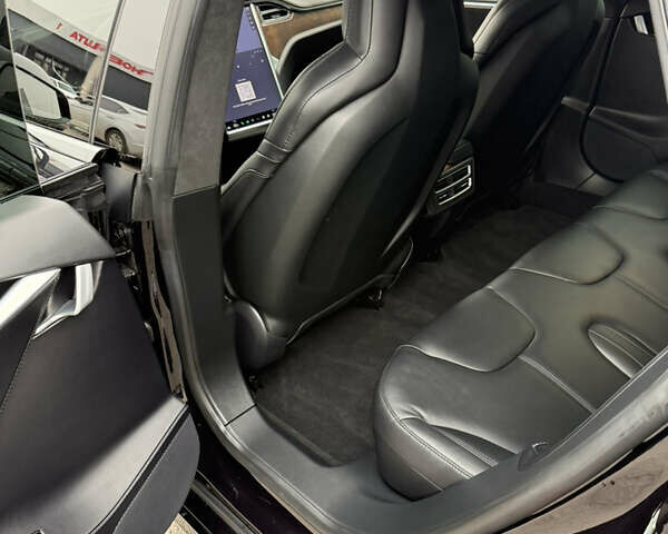 Чорний Тесла Модель С, об'ємом двигуна 0 л та пробігом 125 тис. км за 21000 $, фото 19 на Automoto.ua