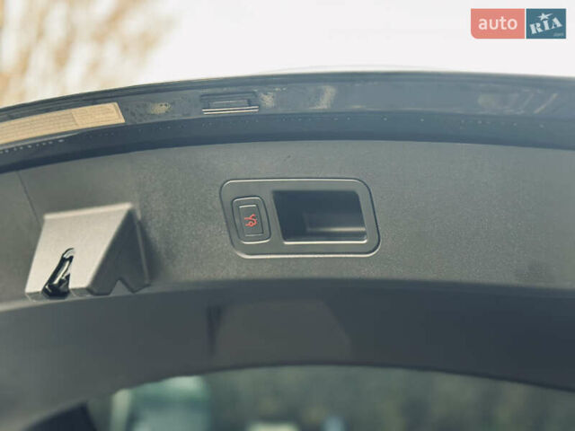 Чорний Тесла Модель С, об'ємом двигуна 0 л та пробігом 325 тис. км за 14500 $, фото 12 на Automoto.ua