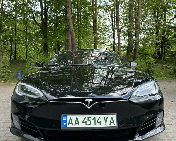 Черный Тесла Модель С, объемом двигателя 0 л и пробегом 160 тыс. км за 18300 $, фото 1 на Automoto.ua