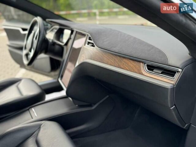 Черный Тесла Модель С, объемом двигателя 0 л и пробегом 195 тыс. км за 17700 $, фото 9 на Automoto.ua