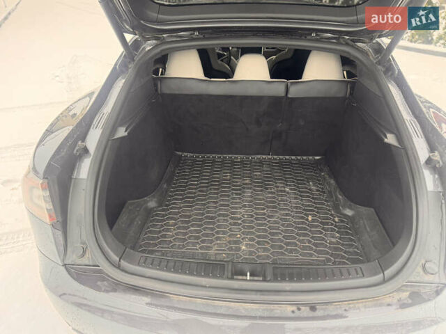 Чорний Тесла Модель С, об'ємом двигуна 0 л та пробігом 183 тис. км за 16500 $, фото 9 на Automoto.ua