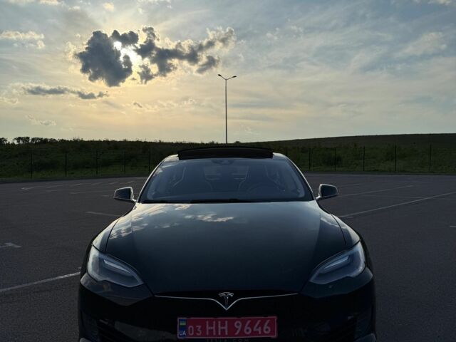 Черный Тесла Модель С, объемом двигателя 0 л и пробегом 186 тыс. км за 15600 $, фото 1 на Automoto.ua