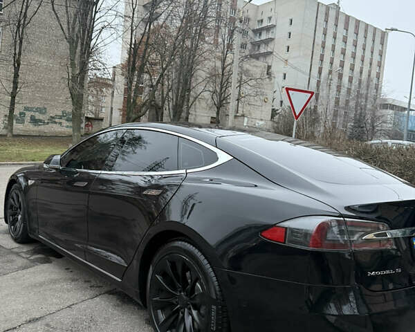 Черный Тесла Модель С, объемом двигателя 0 л и пробегом 200 тыс. км за 16750 $, фото 5 на Automoto.ua