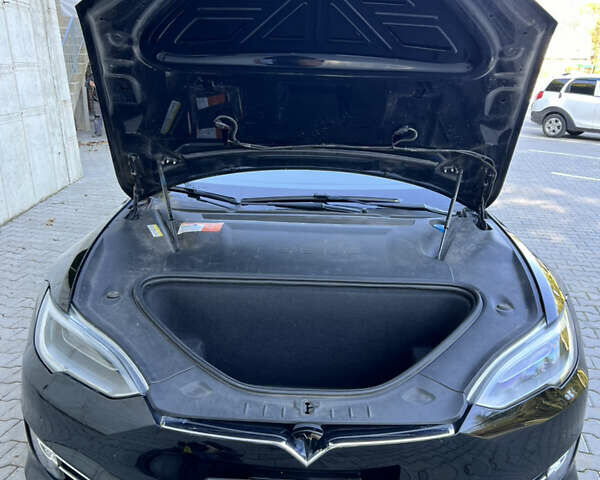 Черный Тесла Модель С, объемом двигателя 0 л и пробегом 222 тыс. км за 15800 $, фото 6 на Automoto.ua