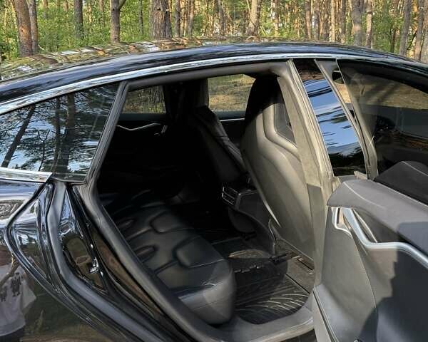 Черный Тесла Модель С, объемом двигателя 0 л и пробегом 342 тыс. км за 13300 $, фото 5 на Automoto.ua
