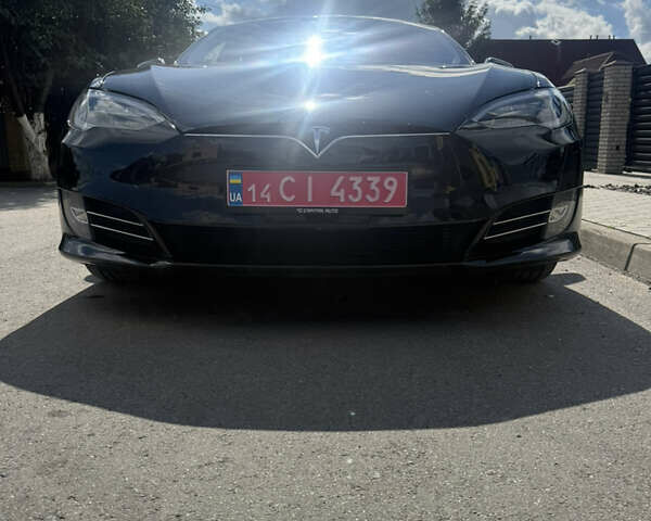 Черный Тесла Модель С, объемом двигателя 0 л и пробегом 197 тыс. км за 15500 $, фото 2 на Automoto.ua